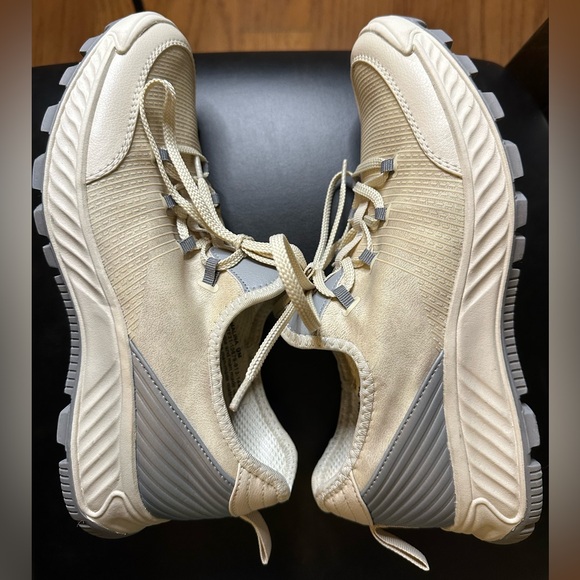 Baretraps MALINA Women's Casuals Cream/Light Grey Sz 9 Tennis Shoes #418 - Picture 7 of 8